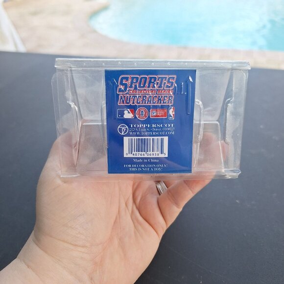 FLORIDA GATORS SPORTS COLLECTORS SERIES FOOTBALL NUTCRACKER IN ORIGINAL PACKAGIN - Picture 6 of 6